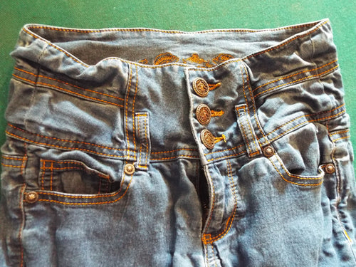 Aeropostale Men's Size 29 waist/30 length.   Previously worn good value.