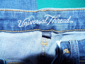 Universal Thread Woman's Jeans Size 2. Ripped Jean Style. Previously worn good value. May run a bit small due to washings.